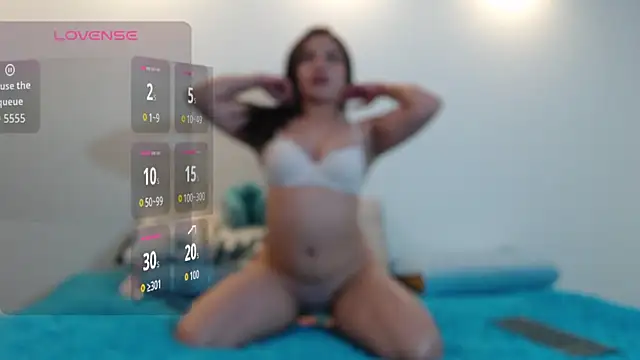 Snapshot of RaivenMoon_ chatting on 02/15/26, 05:04 RaivenMoon online show from 02/15/26, 05:04