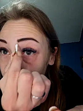 dewimp1 online show from 02/02/26, 11:42