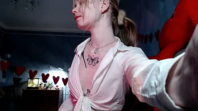 Snapshot of Austeja_Ona chatting on 02/17/26, 04:24 Austeja Ona online show from 02/17/26, 04:24