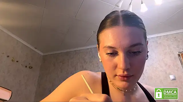 Jolievic online show from 04/23/26, 12:29