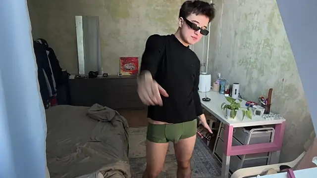 coolskum0 online show from 04/01/26, 07:20