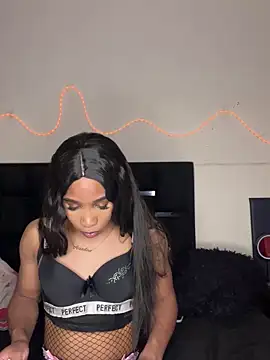 Snapshot of YourDreamReal chatting on 03/03/26, 10:59 YourDreamReal online show from 03/03/26, 10:59