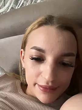 Snapshot of SashaPri chatting on 04/07/26, 11:54 SashaPri online show from 04/07/26, 11:54