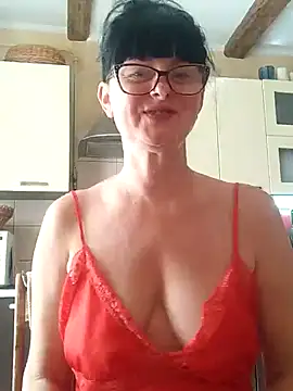 Snapshot of AliceSwan57 chatting on 06/24/26, 06:23 AliceSwan57 online show from 06/24/26, 06:23