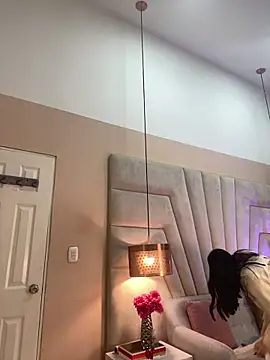 JuliaaVega online show from 02/25/26, 12:15