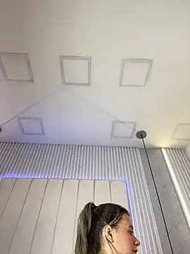 JuliaColemann online show from 03/04/26, 12:11