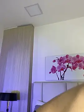 JuliaColemann online show from 06/04/26, 12:00