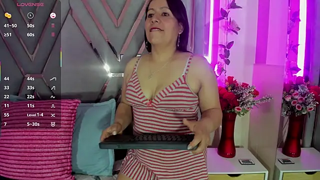 adri rivera online show from 04/09/26, 08:14