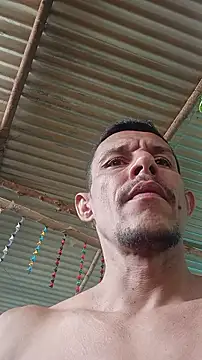 juanmaur22 online show from 02/18/26, 01:51