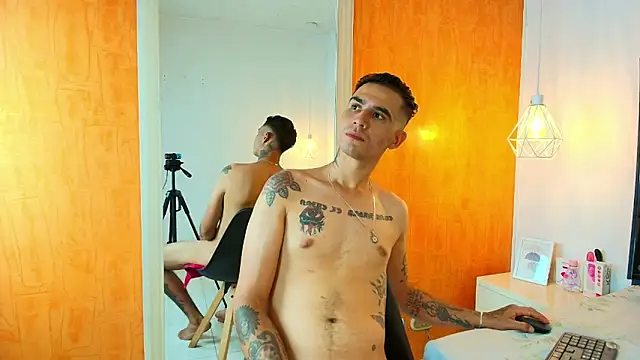 Irina and Max online show from 04/18/26, 08:09