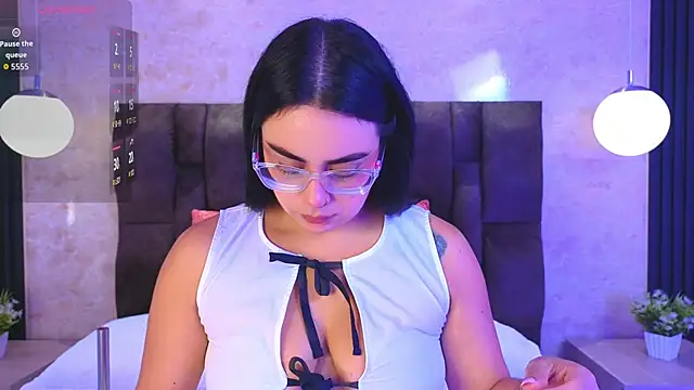 vicky grey online show from 04/23/26, 12:29