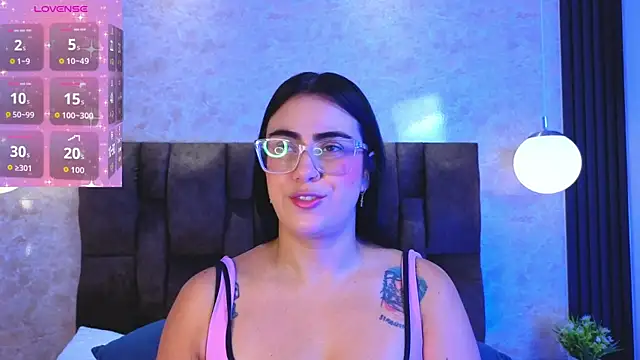 Snapshot of vicky_grey chatting on 06/07/26, 12:31 vicky grey online show from 06/07/26, 12:31