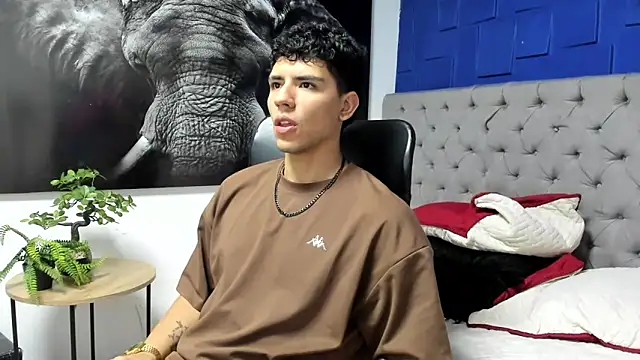 Tobias Vega online show from 04/21/26, 03:24