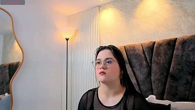 zoe hugeboobs online show from 02/12/26, 12:00