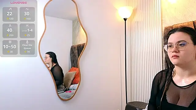 zoe hugeboobs online show from 02/28/26, 11:55