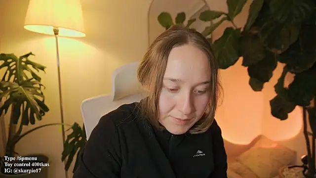 Snapshot of Scarlett_NoirMuse chatting on 02/05/26, 02:05 Scarlett NoirMuse online show from 02/05/26, 02:05