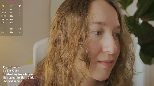 Scarlett NoirMuse online show from 04/19/26, 03:11