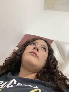 Snapshot of lizzy_luminair chatting on 02/24/26, 01:36 lizzy luminair online show from 02/24/26, 01:36