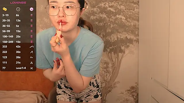 Snapshot of Hiaru_Cutie chatting on 11/27/25, 05:42 Hiaru Cutie online show from 11/27/25, 05:42