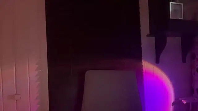 xopeachybaby online show from 04/08/26, 07:41