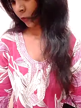 Ayesha Khan1 online show from 04/06/26, 04:57