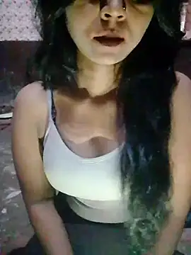 Ayesha Khan1 online show from 04/10/26, 10:47