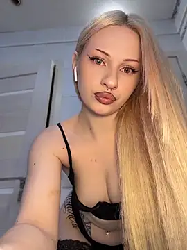 DayaFoxy online show from 04/19/26, 01:10