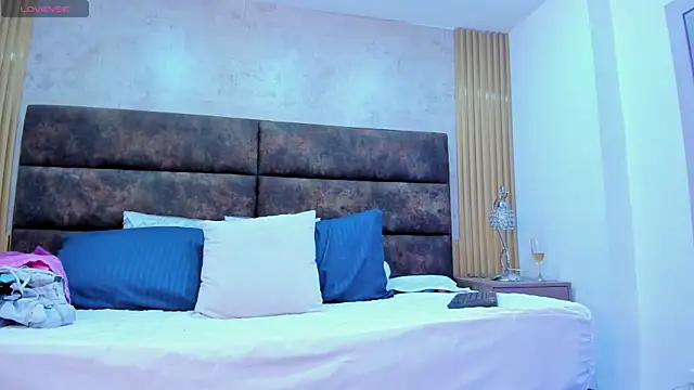 Afrodita Greenn online show from 04/23/26, 12:29