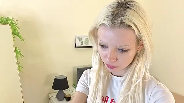 Naomi Demio online show from 02/06/26, 02:53