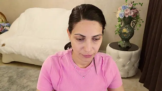 LovelyBeatrice online show from 02/08/26, 06:17