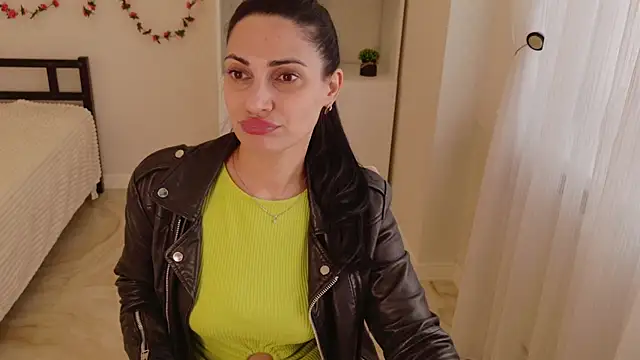 LovelyBeatrice online show from 04/20/26, 11:57