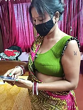 Snapshot of Little-Roshni chatting on 06/27/26, 11:37 Little-Roshni online show from 06/27/26, 11:37