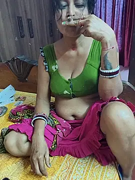 Snapshot of Little-Roshni chatting on 06/27/26, 12:22 Little-Roshni online show from 06/27/26, 12:22