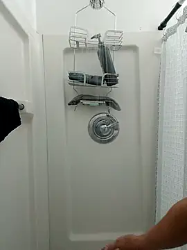 Snapshot of BusyB1983 chatting on 06/24/26, 05:39 BusyB1983 online show from 06/24/26, 05:39