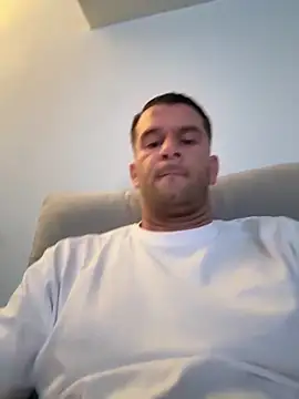 Snapshot of tony3729 chatting on 05/14/26, 12:06 tony3729 online show from 05/14/26, 12:06