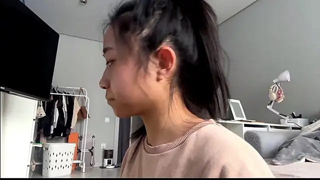 Snapshot of SweetMiaXO chatting on 02/02/26, 04:22 SweetMiaXO online show from 02/02/26, 04:22