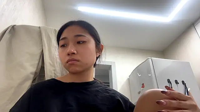 Snapshot of SweetMiaXO chatting on 02/02/26, 10:08 SweetMiaXO online show from 02/02/26, 10:08