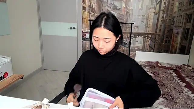 Snapshot of SweetMiaXO chatting on 02/06/26, 10:13 SweetMiaXO online show from 02/06/26, 10:13