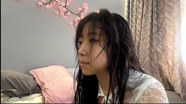 SweetMiaXO online show from 04/24/26, 01:30