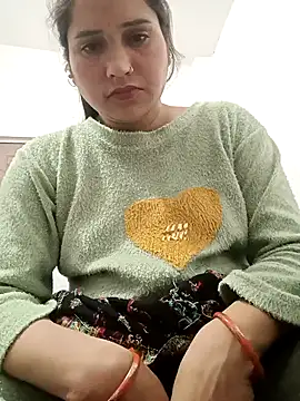 Cute-karisma1234 online show from 02/03/26, 04:56