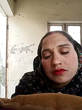 Cute-karisma1234 online show from 02/07/26, 01:53