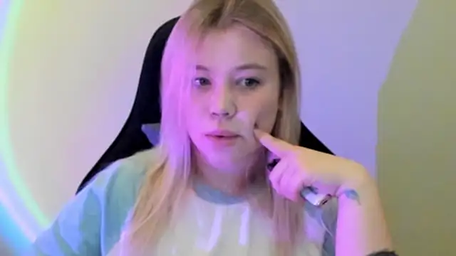 Snapshot of Lulu_Di chatting on 02/20/26, 03:47 Lulu Di online show from 02/20/26, 03:47