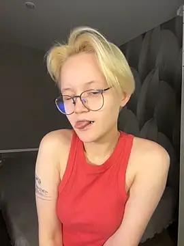 LuunaDorean online show from 02/02/26, 11:58