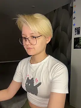 LuunaDorean online show from 02/09/26, 10:30