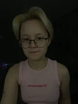 LuunaDorean online show from 02/13/26, 07:21