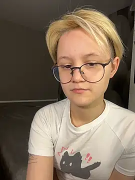 LuunaDorean online show from 02/14/26, 11:23