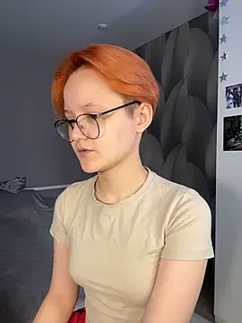 LuunaDorean online show from 02/22/26, 09:52