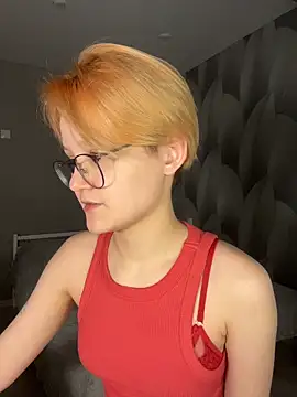 LuunaDorean online show from 02/28/26, 05:58