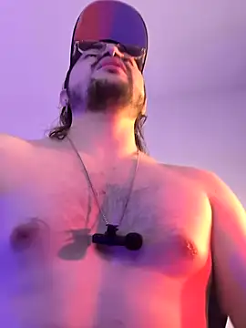 Snapshot of Derek_Vow chatting on 02/10/26, 08:13 Derek Vow online show from 02/10/26, 08:13