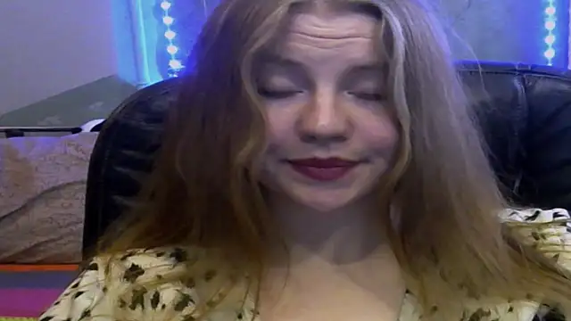 Space Girls 699 online show from 02/12/26, 10:10